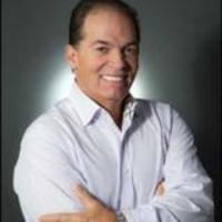 Pablo L Bernal