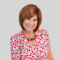 Kim Llewelyn