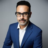Sebastian J Hernandez