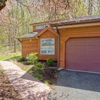 9 Lillian Ln, Troy, NY, 12180