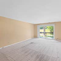 1M/440 Raintree Court Glen Ellyn IL 60137 Condo For Sale