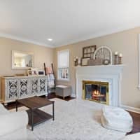 1395 Roslyn Road, Grosse Pointe Woods, MI, 48236