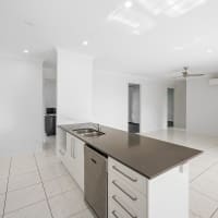 Kirkwood QLD 4680