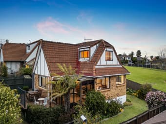 49 Dalwhinnie Parade, Highland Park, Auckland