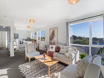 17B Colchester Crescent, Newlands, Wellington