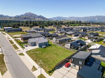 16 Riverslea Road, Wanaka, Otago