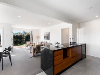 25 Holland Ave, Point England, Auckland