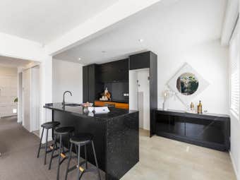 25 Holland Ave, Point England, Auckland