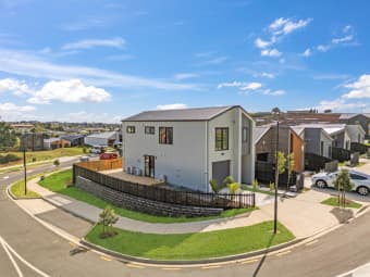 13 Piringa Lane, Northcote, Auckland