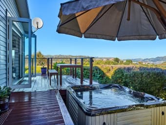 92 Mana View Road, Paremata, Wellington
