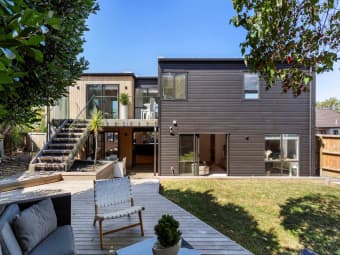1/102 E Coast Rd, Forrest Hill, Auckland