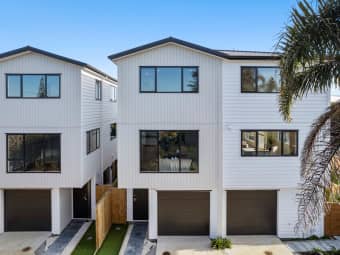 2/684 Te Atatu Road, Te Atatu Peninsula, Auckland