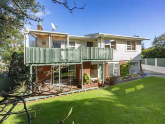 10 Hilling Street, Titirangi, Auckland