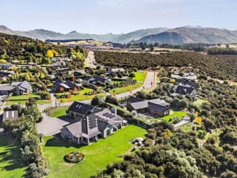 31 Matheson Cres, Albert Town, Otago