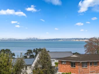 1/5 Zita Avenue, Matakatia, Auckland