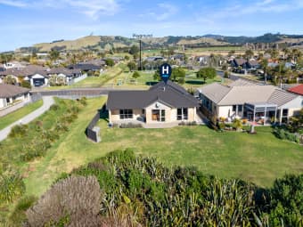 95 Oriental Parade, Papamoa, Bay of Plenty