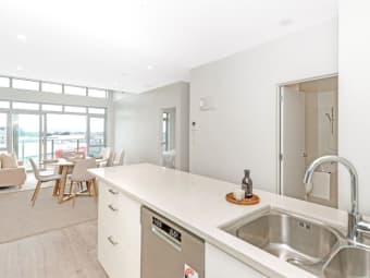 402/4 Reads Quay, Gisborne