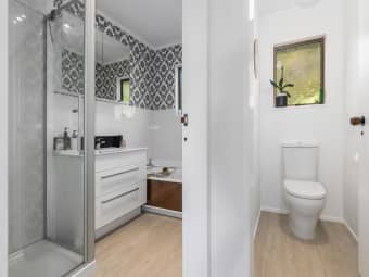 39C Kinloch Place, Papakowhai, Wellington