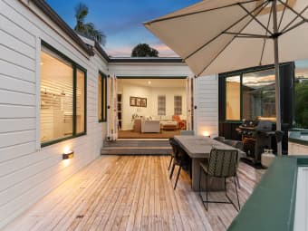 100 Beach Rd, Castor Bay, Auckland