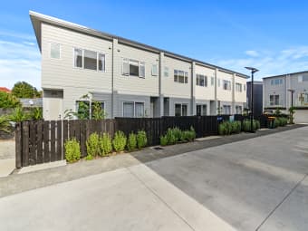 11/3 Matuhi Rise, Henderson, Auckland