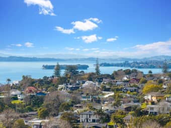 2/14 Haseler Crescent, Howick, Auckland