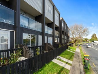 11/3 Matuhi Rise, Henderson, Auckland