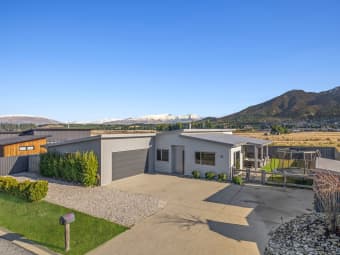 16 Isthmus Place, Lake Hawea, Otago