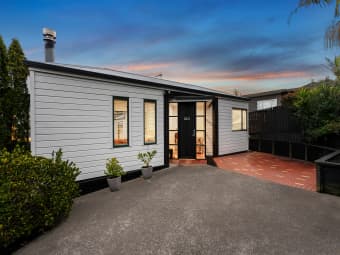 100 Beach Rd, Castor Bay, Auckland