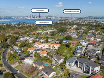 8D Deuxberry Avenue, Northcote, Auckland