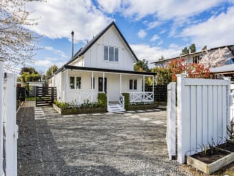 12 Broadway Avenue, Waikuku Beach, Canterbury