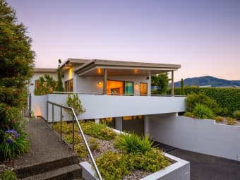 355 Princes Dr
