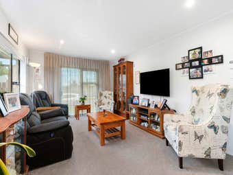 2B Edgewater Parade, Waiuku, Auckland