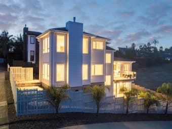 8 Richard Hill Close, Fairview Heights, Auckland