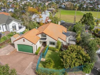 15 Mandeville Place, Unsworth Heights, Auckland