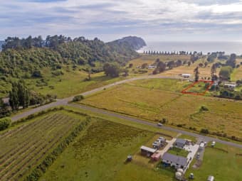 9 Cook Street, Tolaga Bay, Gisborne