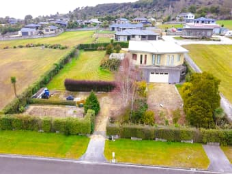 33 Ruataniwha Drive, Collingwood, Tasman