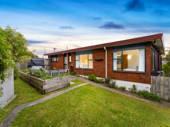 1/2 Kowhai Road, Campbells Bay, Auckland