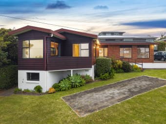 1/2 Kowhai Road, Campbells Bay, Auckland