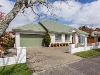 15 Te Hoe Grove, Pinehill, Auckland