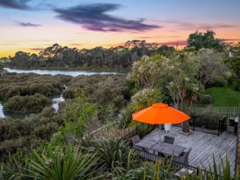 39 Kent Terrace, Riverhead, Auckland