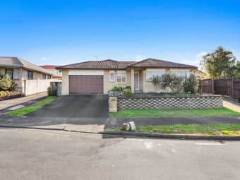 15 Penruddocke Road, Half Moon Bay, Auckland