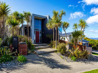 71 Tamworth Crescent, Newlands, Wellington