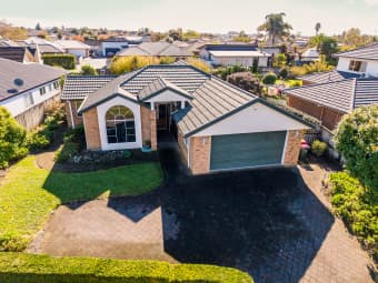 16 Callum Brae Drive