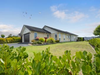 11 Jessie Rise, Riverhead, Auckland