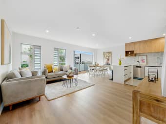 2/17 Auburn Street
