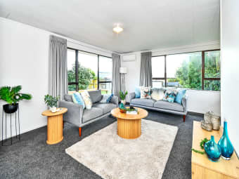 6 Leaming Place, Clarks Beach, Auckland
