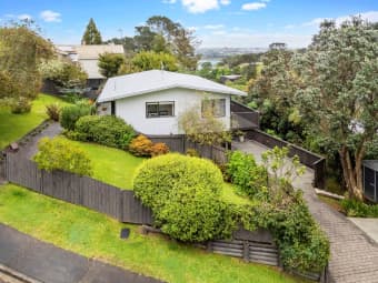 3 Telstar Place, Beach Haven, Auckland