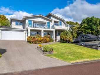 25 Endymion Place, Half Moon Bay, Auckland
