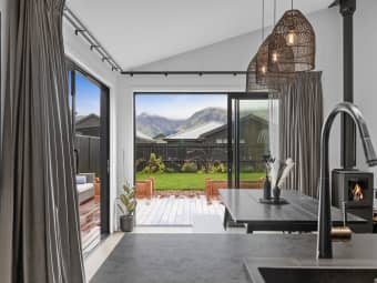 19 Dunn Street, Lake Hawea, Otago