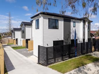 84 Botany Road, Botany Downs, Auckland